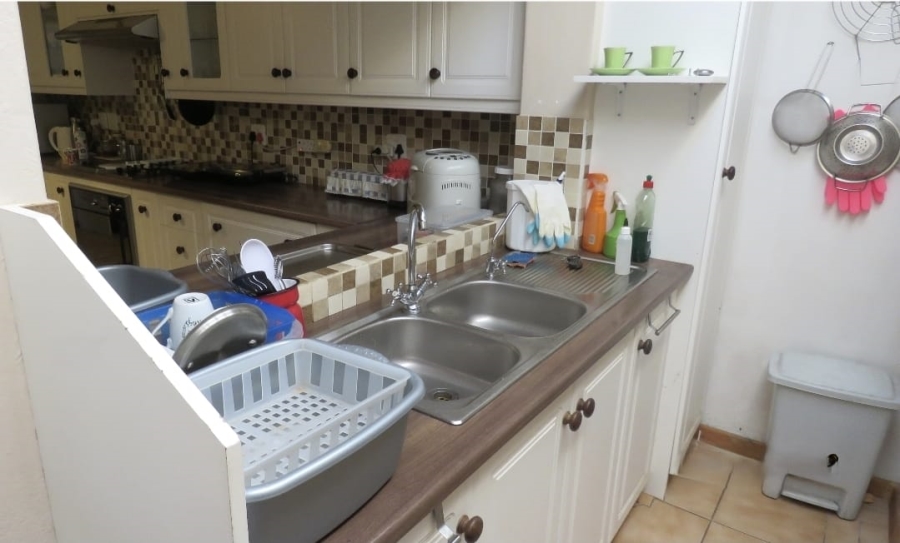 5 Bedroom Property for Sale in Uniondale Western Cape